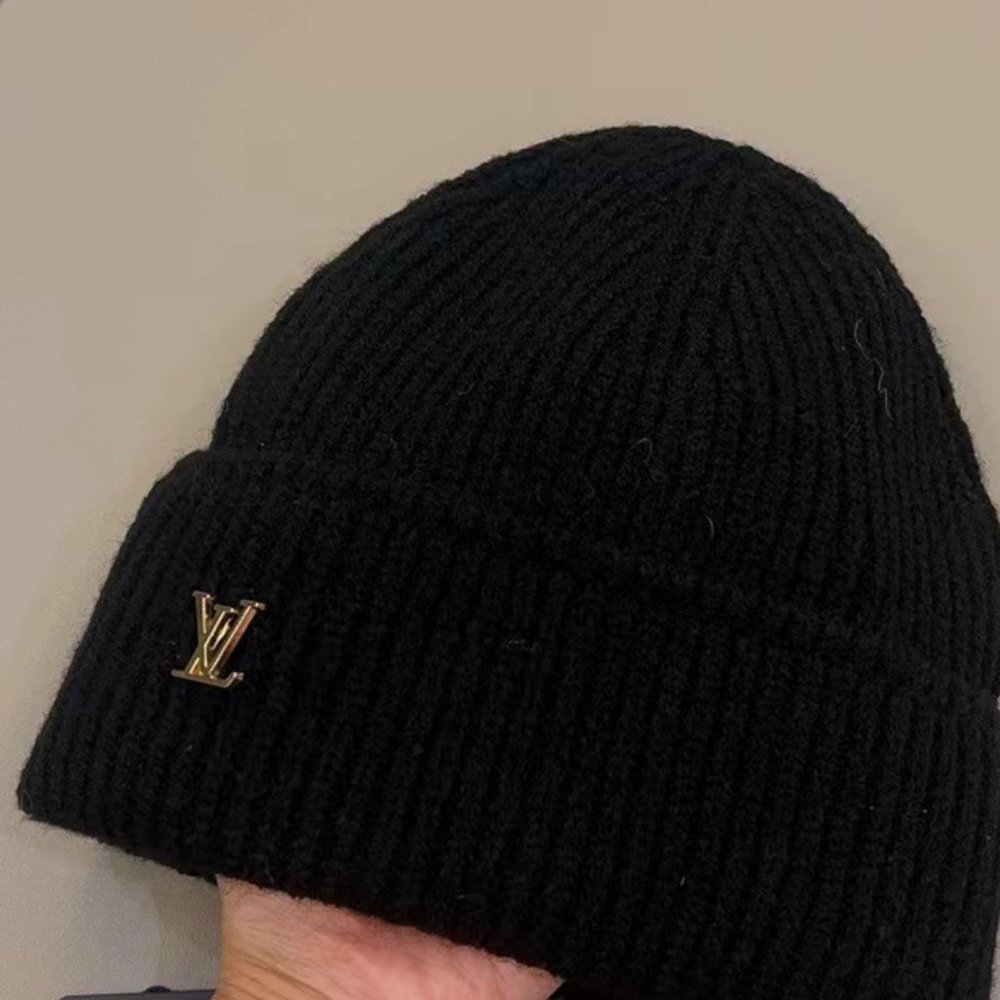 Louis Vuitton fashion black knit hat